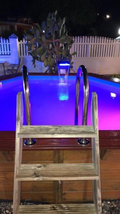 Le Sable Bleu - Evasion Tropicale A Sainte-Anne - Plage 5Min - Piscine - Parking - Logement Climatise - Vue Sur Les Palmiers - Parfait Pour Sejours En Famille Ou Entre Amis Exterior photo