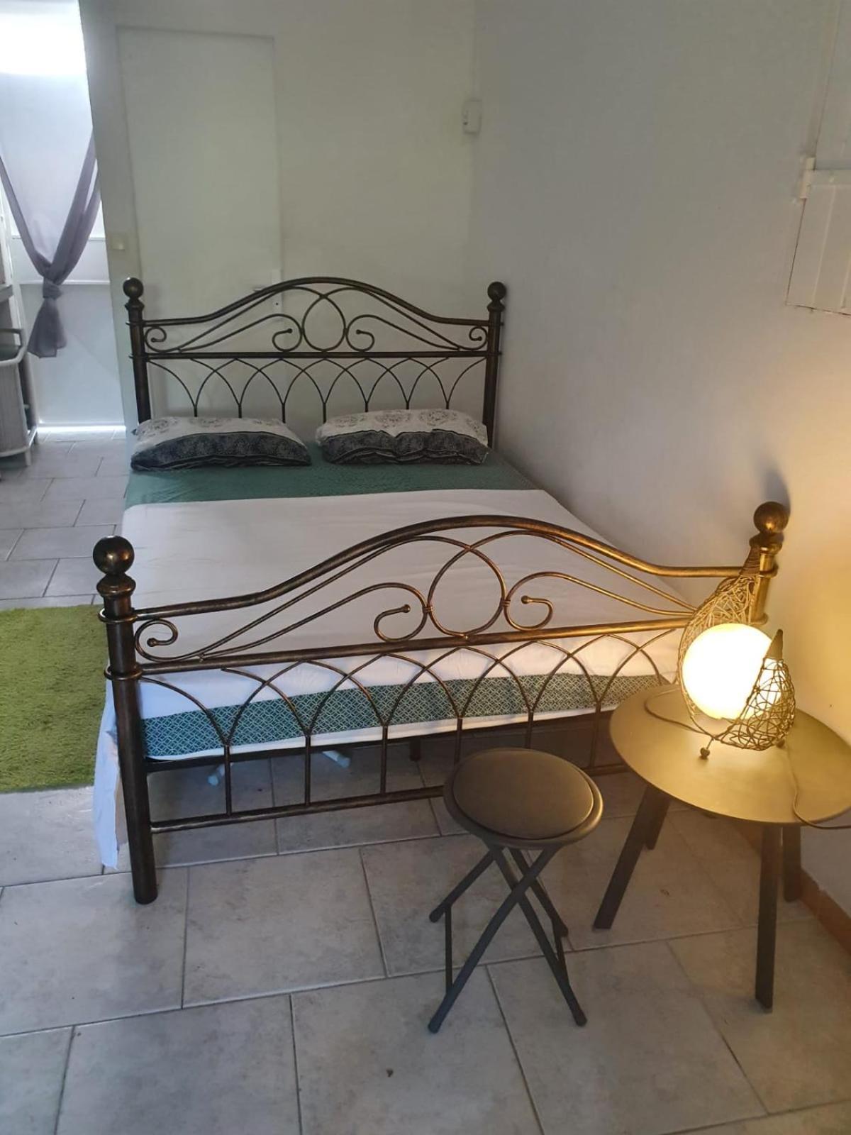 Le Sable Bleu - Evasion Tropicale A Sainte-Anne - Plage 5Min - Piscine - Parking - Logement Climatise - Vue Sur Les Palmiers - Parfait Pour Sejours En Famille Ou Entre Amis Exterior photo