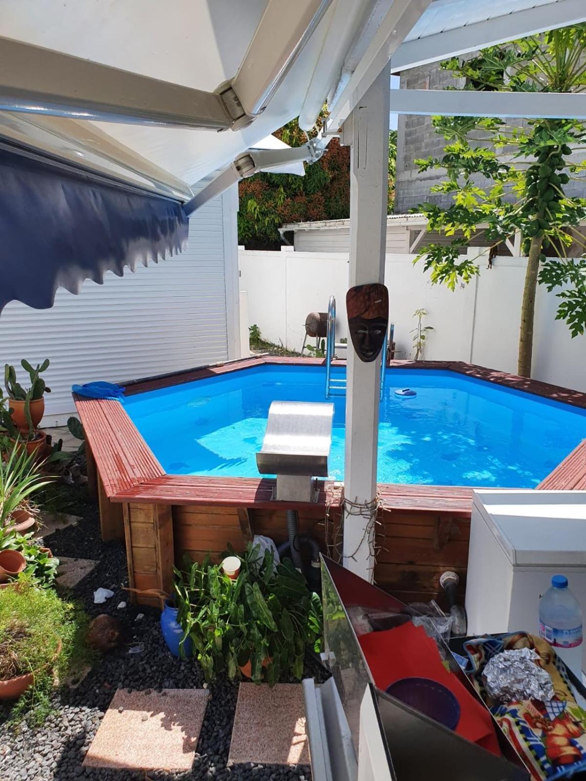 Le Sable Bleu - Evasion Tropicale A Sainte-Anne - Plage 5Min - Piscine - Parking - Logement Climatise - Vue Sur Les Palmiers - Parfait Pour Sejours En Famille Ou Entre Amis Exterior photo
