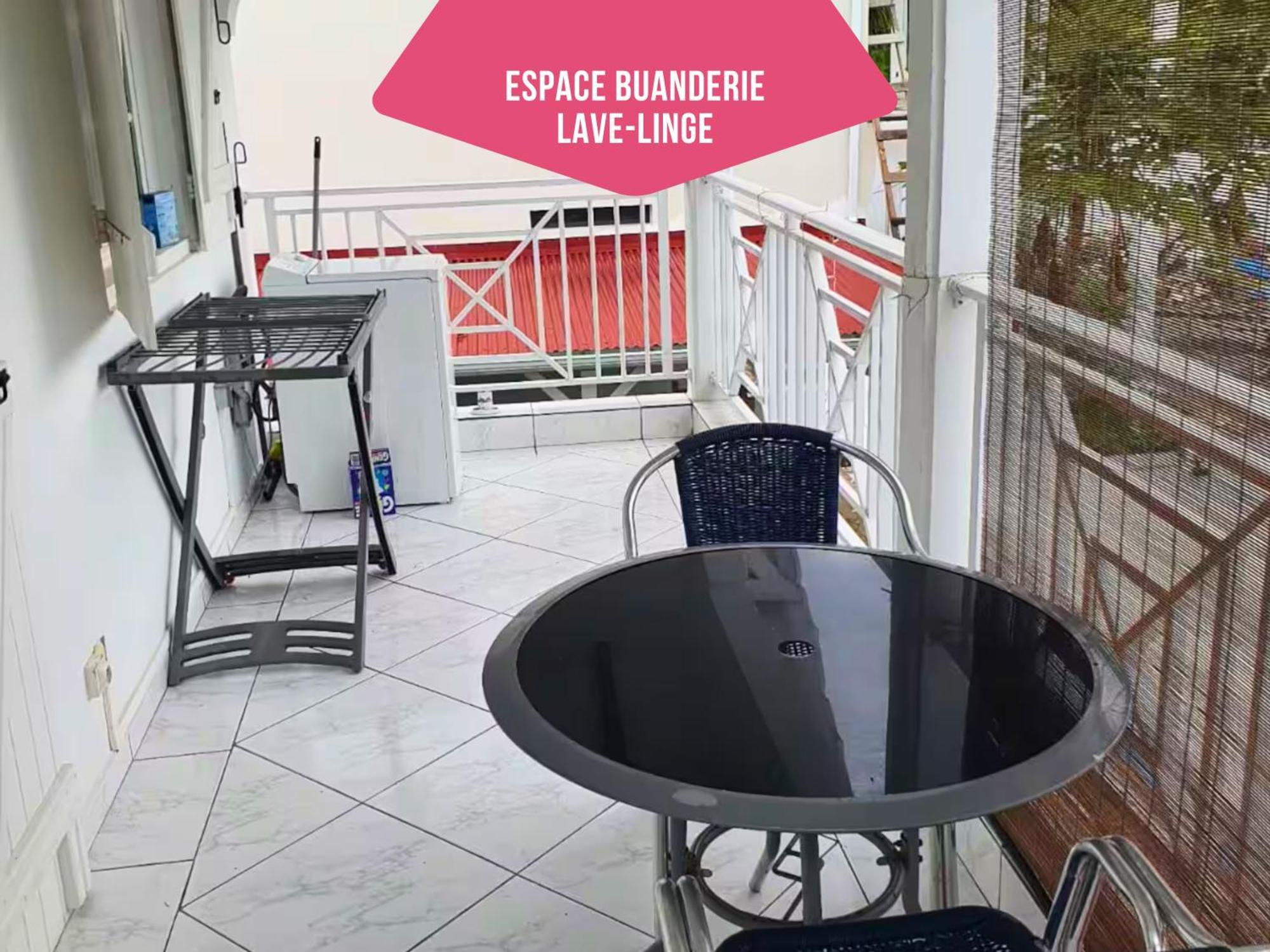 Le Sable Bleu - Evasion Tropicale A Sainte-Anne - Plage 5Min - Piscine - Parking - Logement Climatise - Vue Sur Les Palmiers - Parfait Pour Sejours En Famille Ou Entre Amis Exterior photo